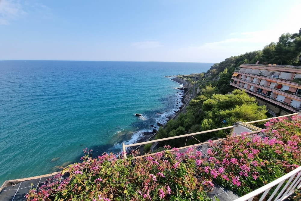 Il Suono del Mare 200 mt From sea