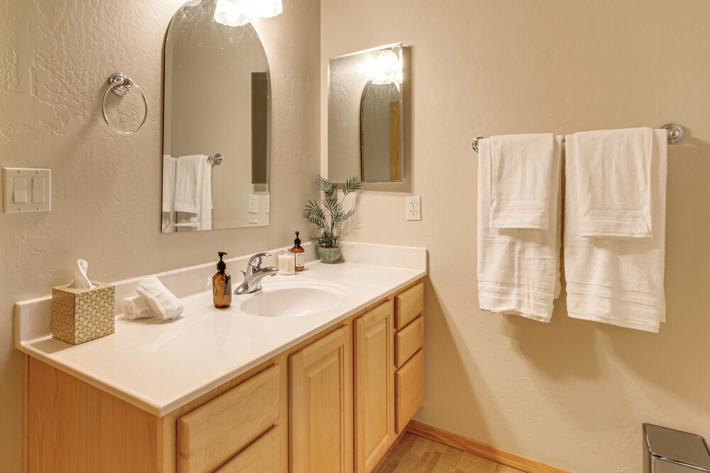 Unwind Fireside! Home 30 Mi to Sunrise Ski Resort