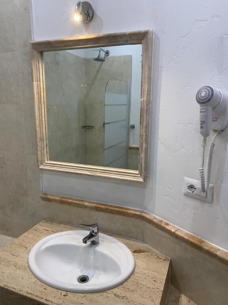S.P.Q.R. Suite