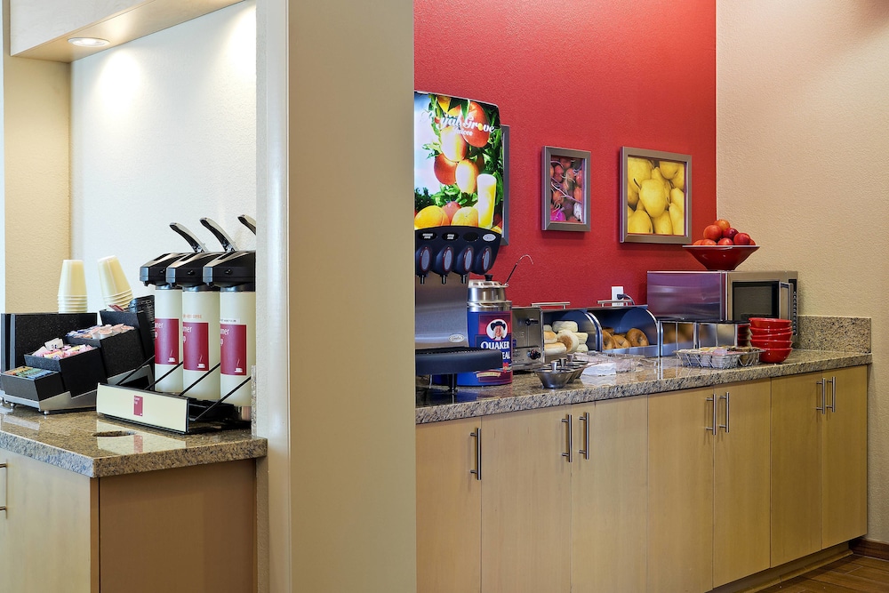 Dodge City Vacations - TownePlace Suites by Marriott Dodge City - Property Image 8