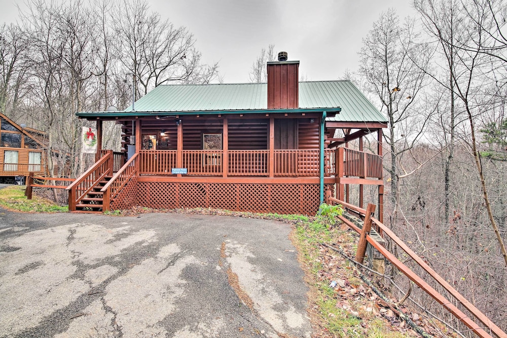 Rustic Sevierville Cabin: Private Hot Tub & Games! view 2