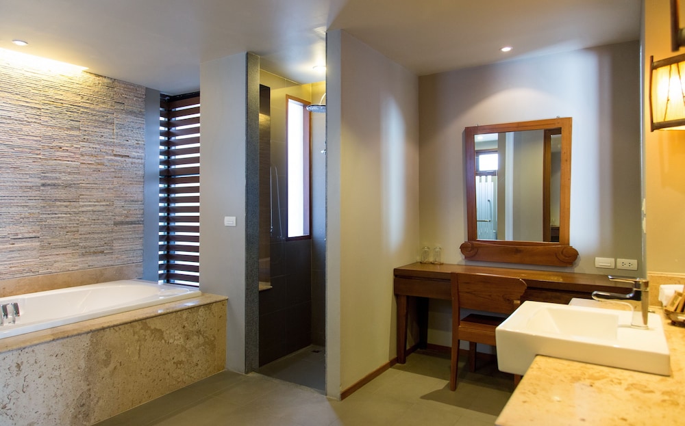 Maehaad Bay Resort