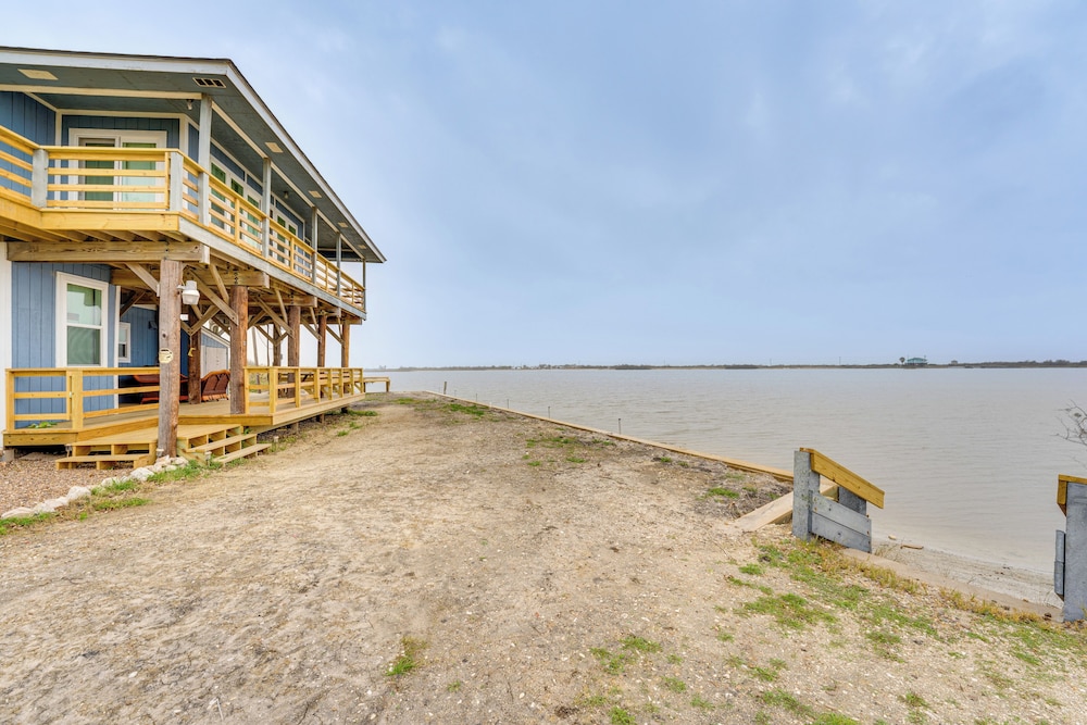 Gulf Coast Cottage w/ Beach Access: Fish & Paddle!