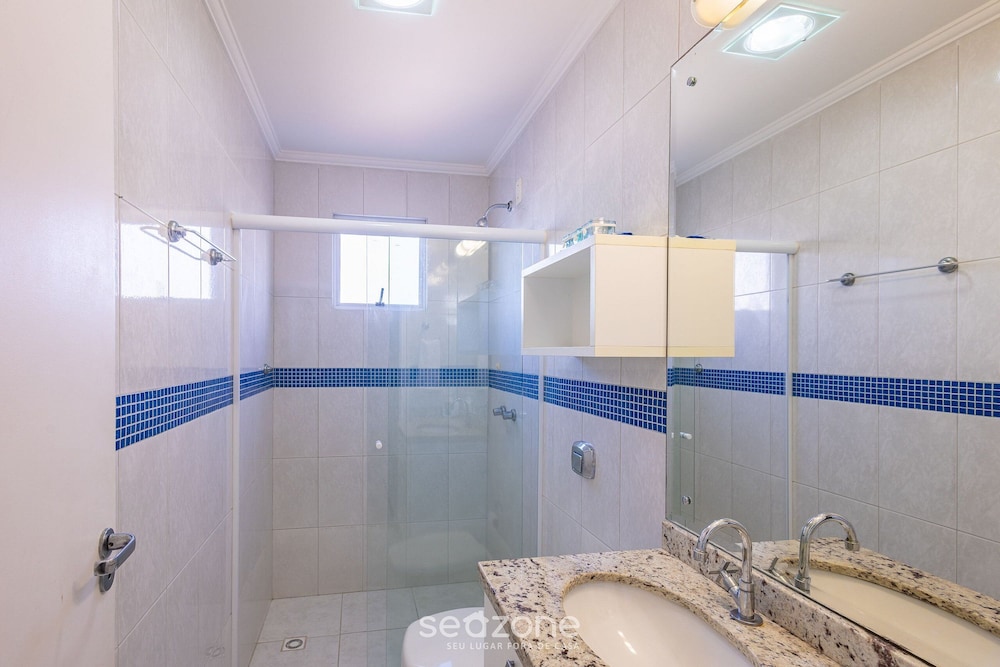Charming Sea View Apt in Porto Belo Rcs701