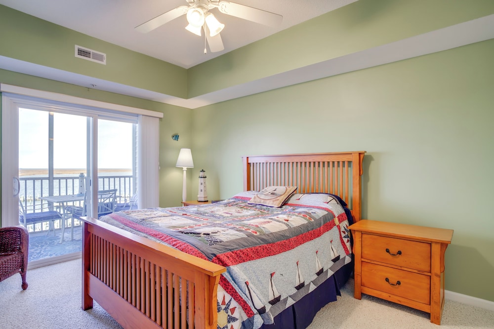 Walk to Main St: Condo w/ Pool Access in Crisfield