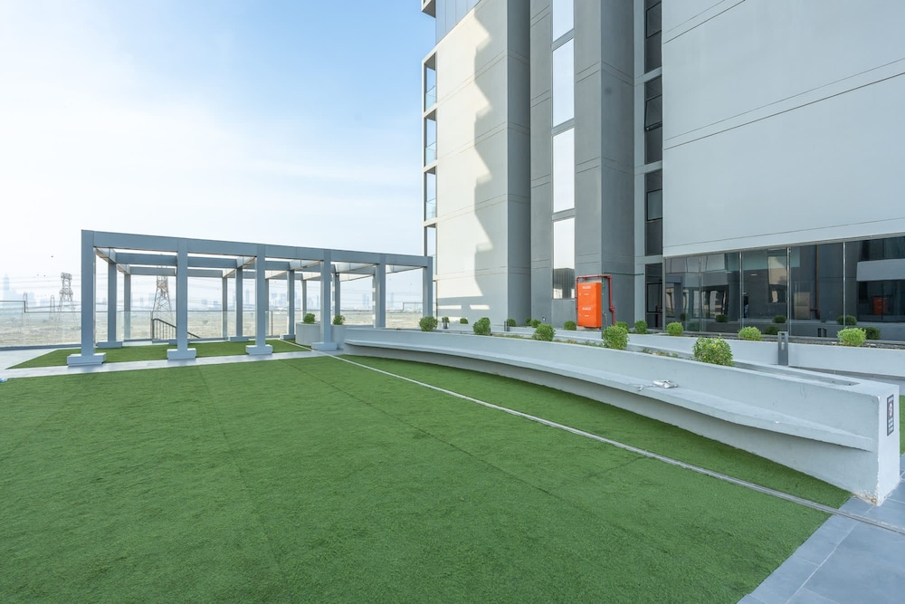 Sophisticated 1 Bedroom Apartment in Bloom Tower B