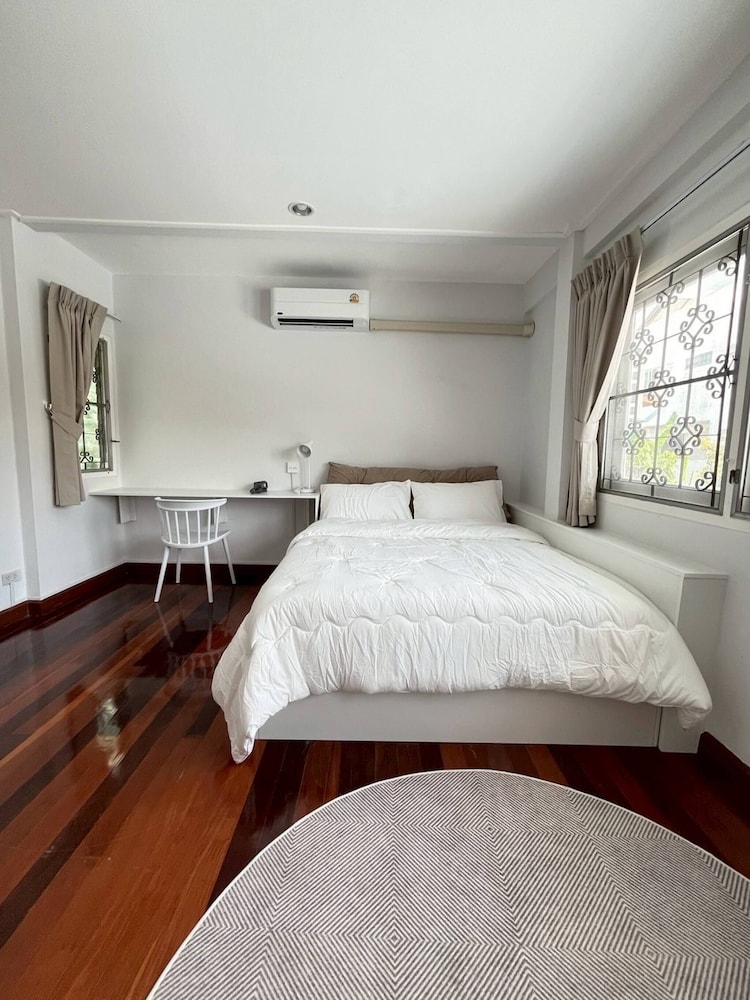 5 Beds 452sqm With Private Garden Pet-friendly Cctv Quiet and Homey
