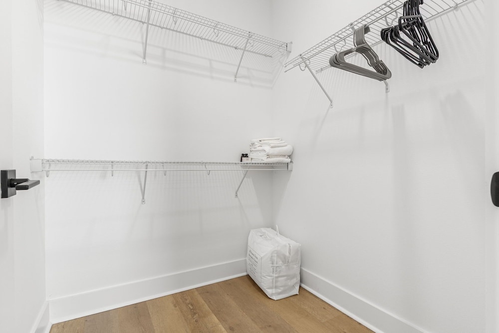 NEW Casa Sol Casa Cielo - Luxurious Newly Built Tampa Townhouses In Prime Location