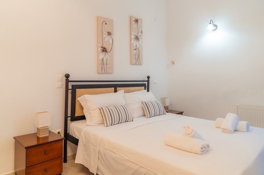 Rooms & Apartments Archontou