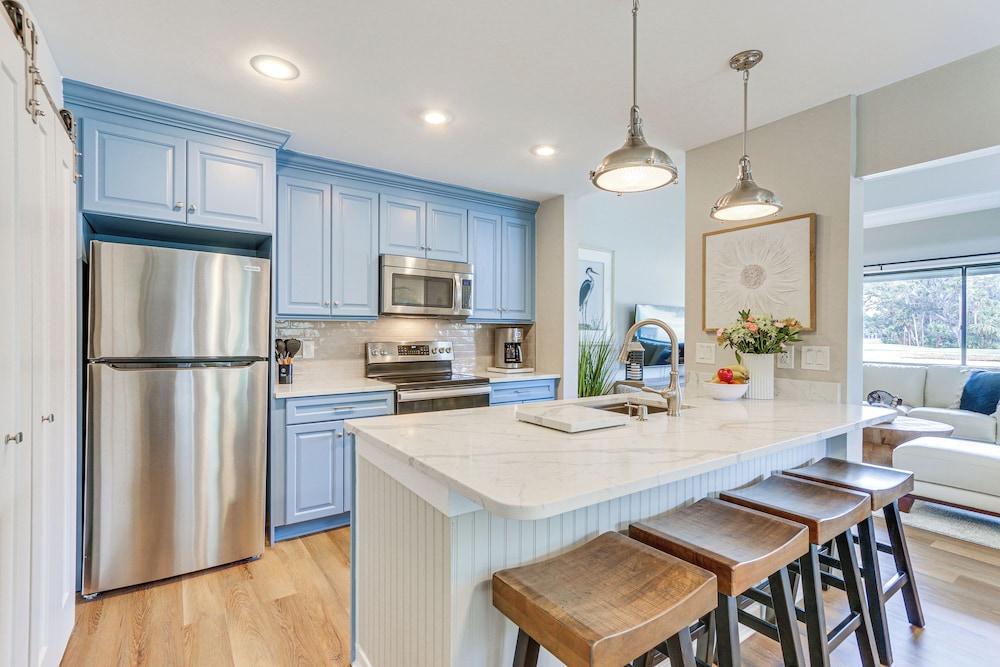 Walk to Community Beach: Coastal Carolina Condo