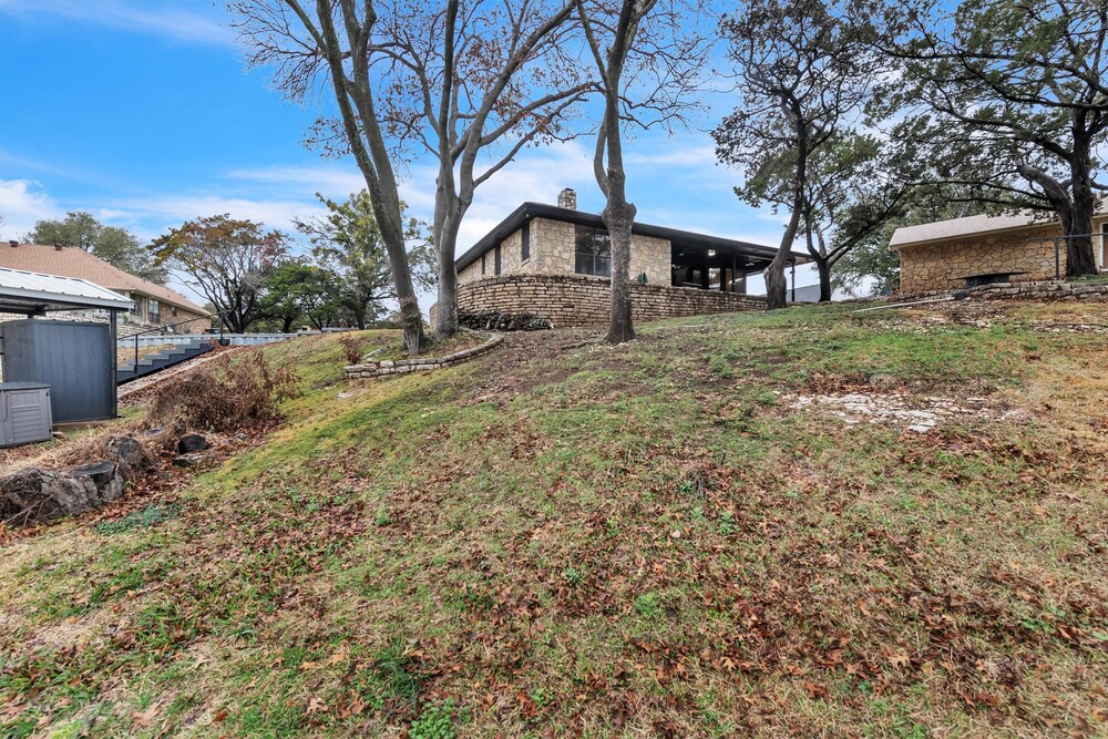 Lake House At Granbury 3 Bedroom Home