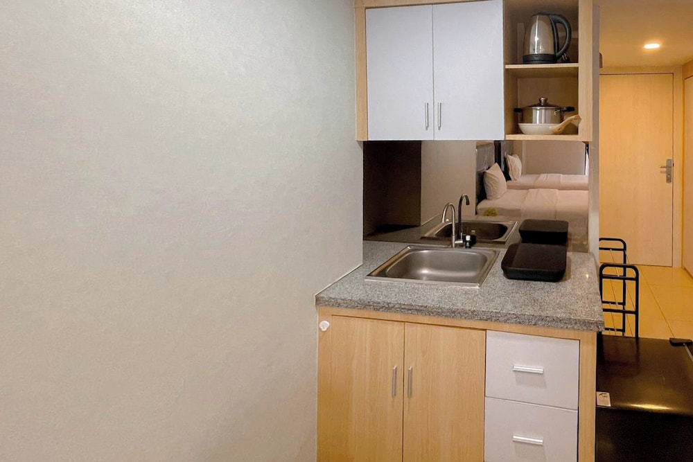 Best Deal Studio At De Prima Apartment Medan