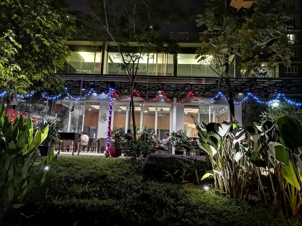 Mountain & Lake Views' Suite Cycas