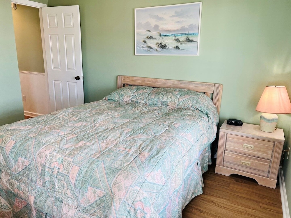 Tradewinds 4 Bedroom Home by RedAwning