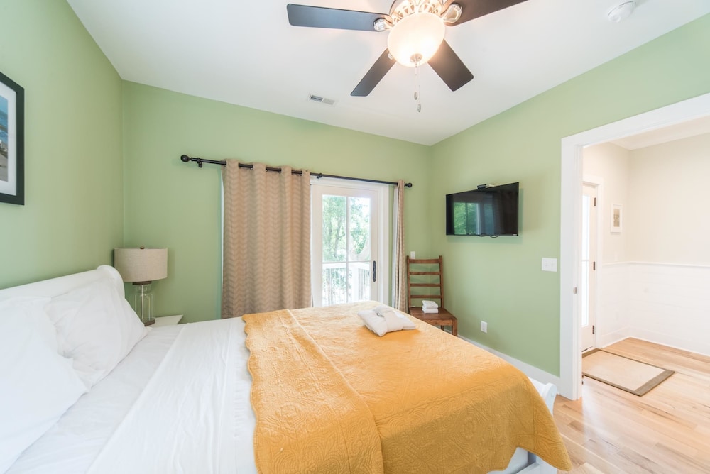 E Ashley A 121 4 Bedroom Holiday Home By My Ocean Rentals