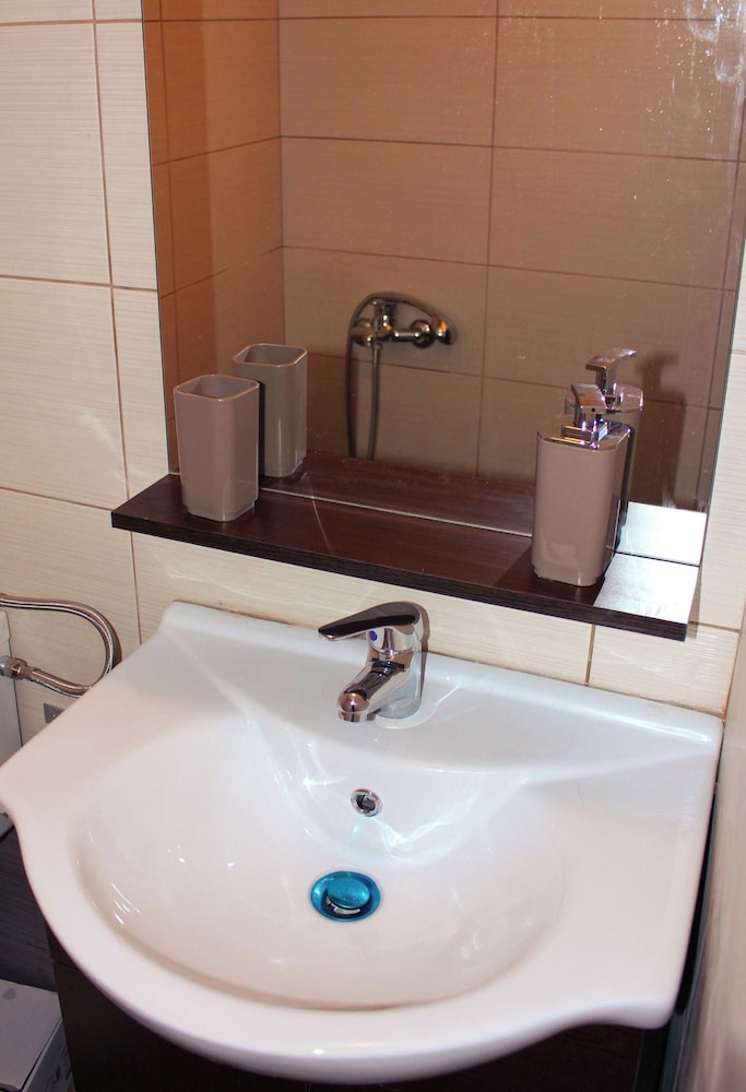 Impeccable 1-bedroom Apartment Center