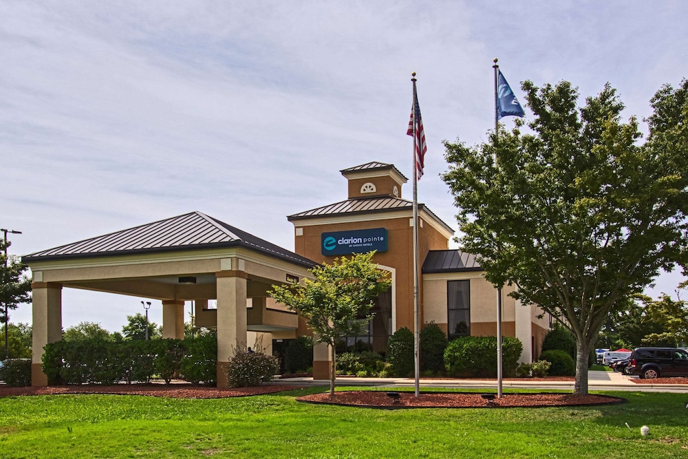 New Bern Vacations - Clarion Pointe New Bern - Property Image 2