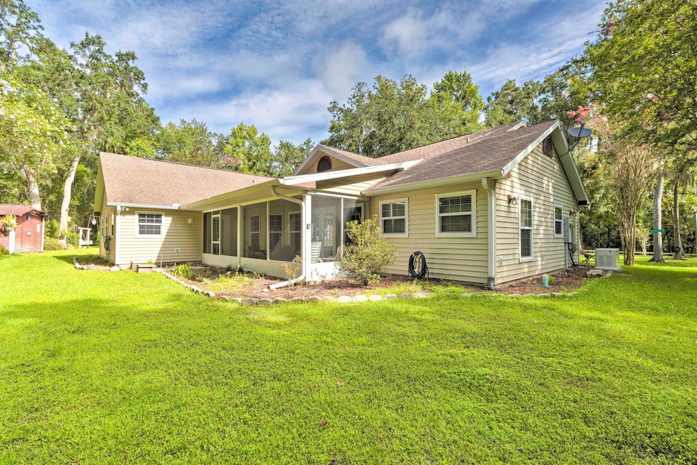 Brooksville Home w/ Lanai ~ 15 Min to Downtown! view 2