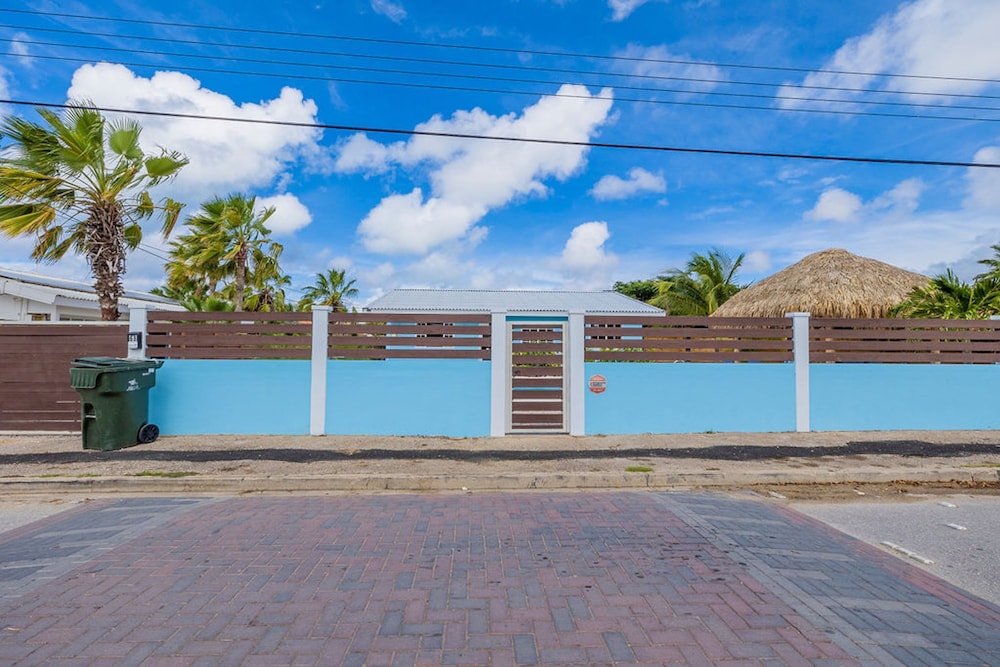 House of Joy Palapa Pool Near Eagle Beach