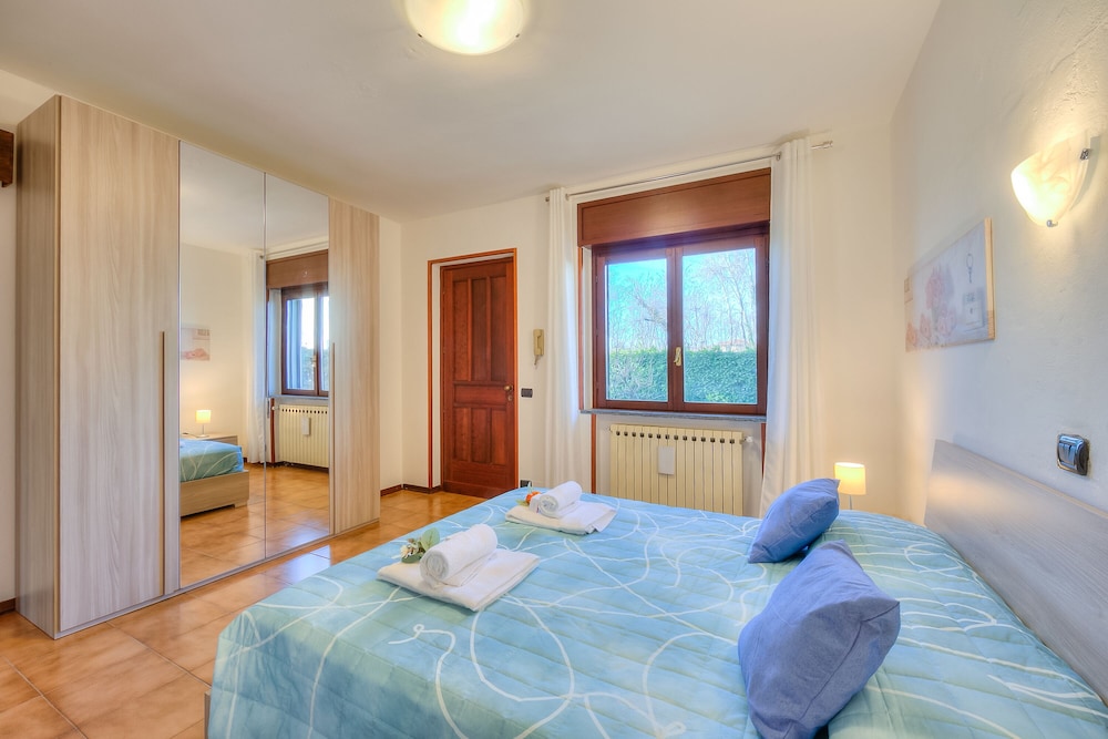 Cedar House Villa Few Minutes From Lake view 4
