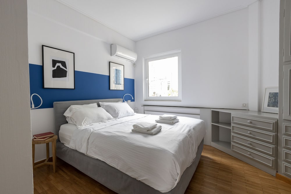 Massive 2-apartment Combo Unbeatable Acropolis Views Sleeps 9