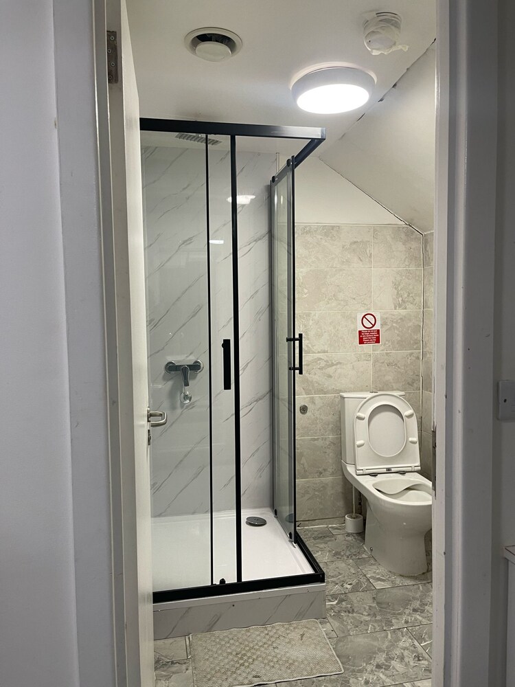 Rahman Hostel - Manchester
