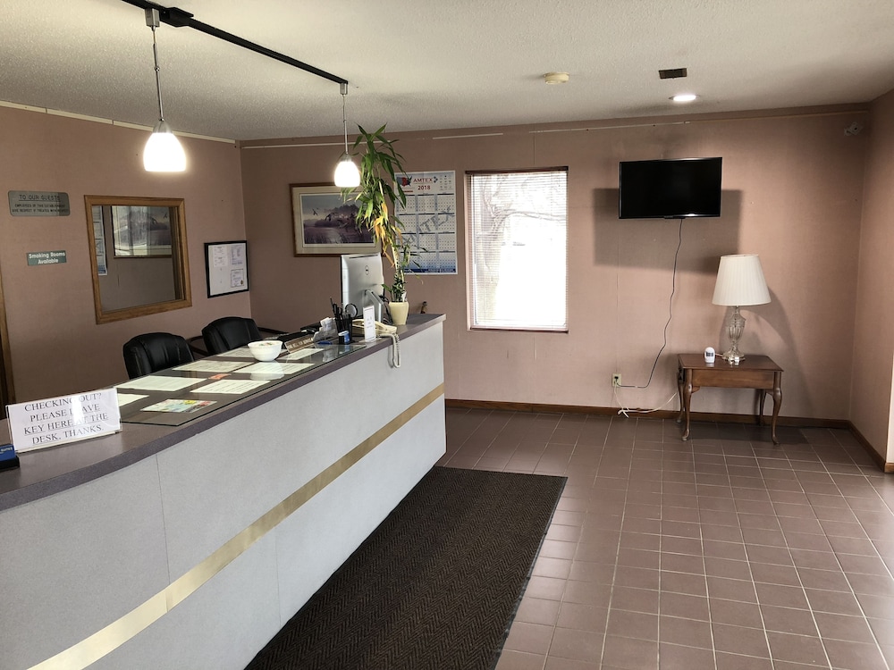 Denison Inn & Suites