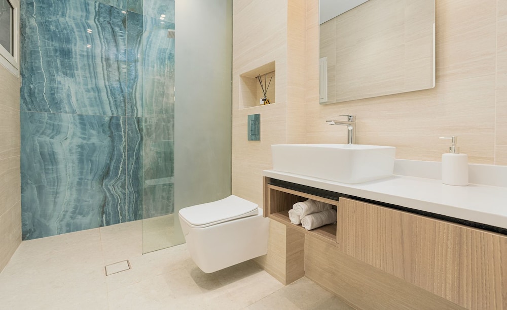 Trendy and Cozy Apartment in Almughrizat