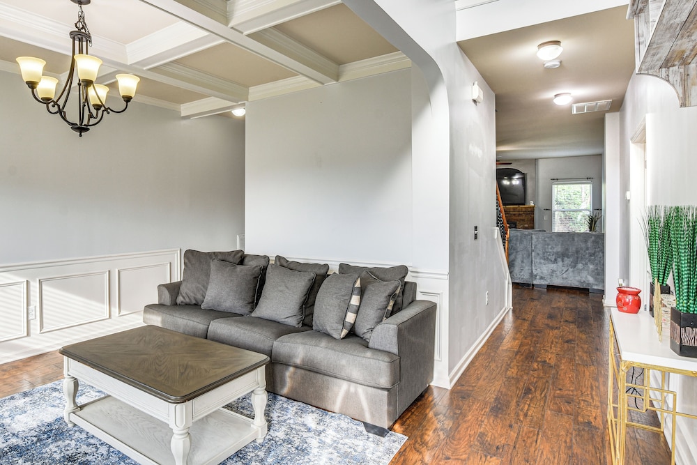 Golf & Hike: Family Home 11 Mi to Fort Bragg!