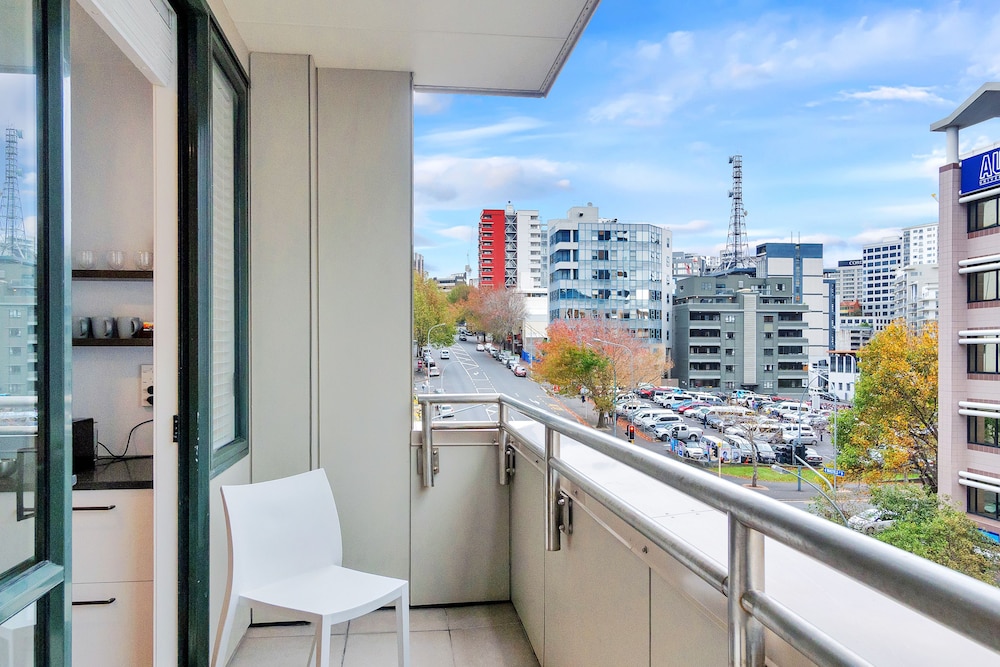 Chic & Stylish Apartment with Parking