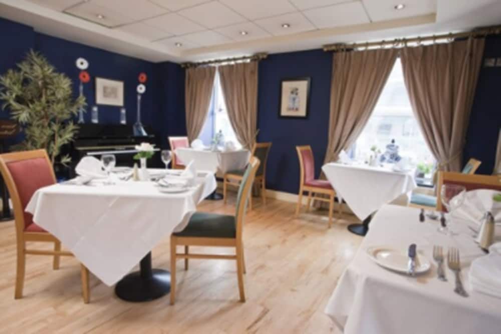 Limerick Vacations - Pery's Hotel - Property Image 9