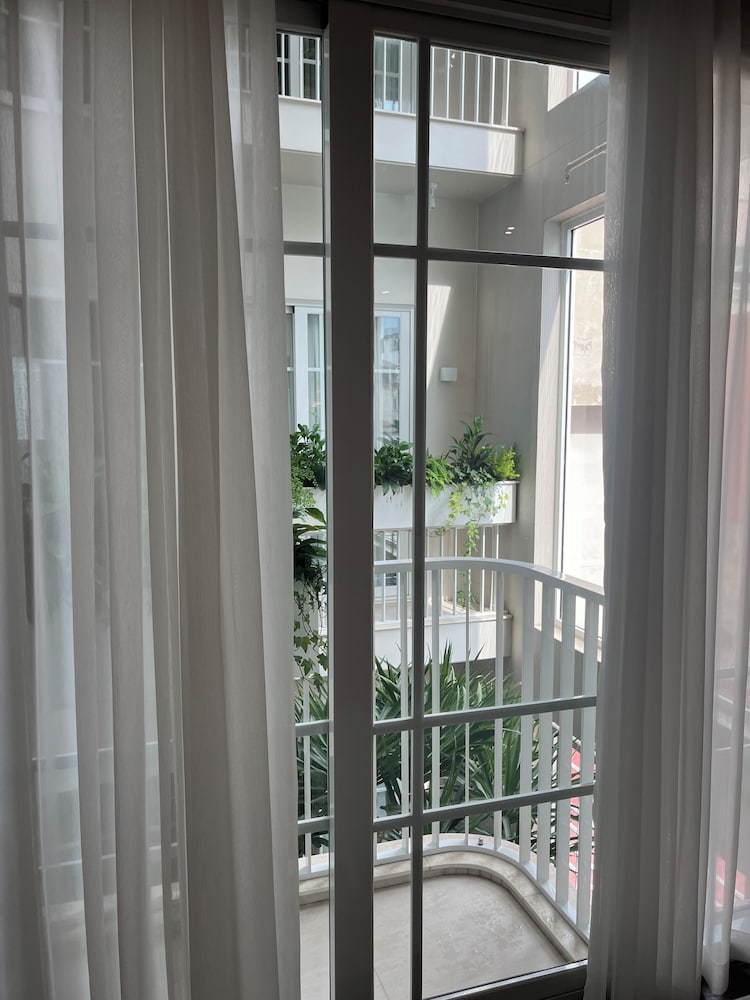 Thai Hoang Residence - 25 Pho Hue