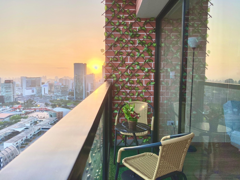 Apartment with San Isidro View (2802)
