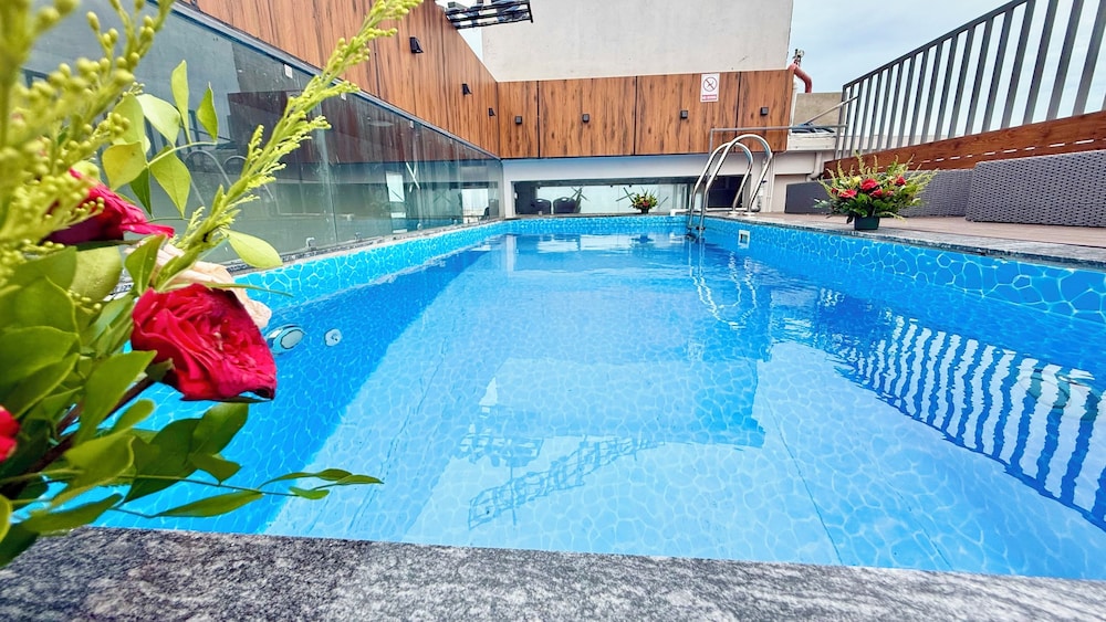Hotel La Bella - near Sea Beach