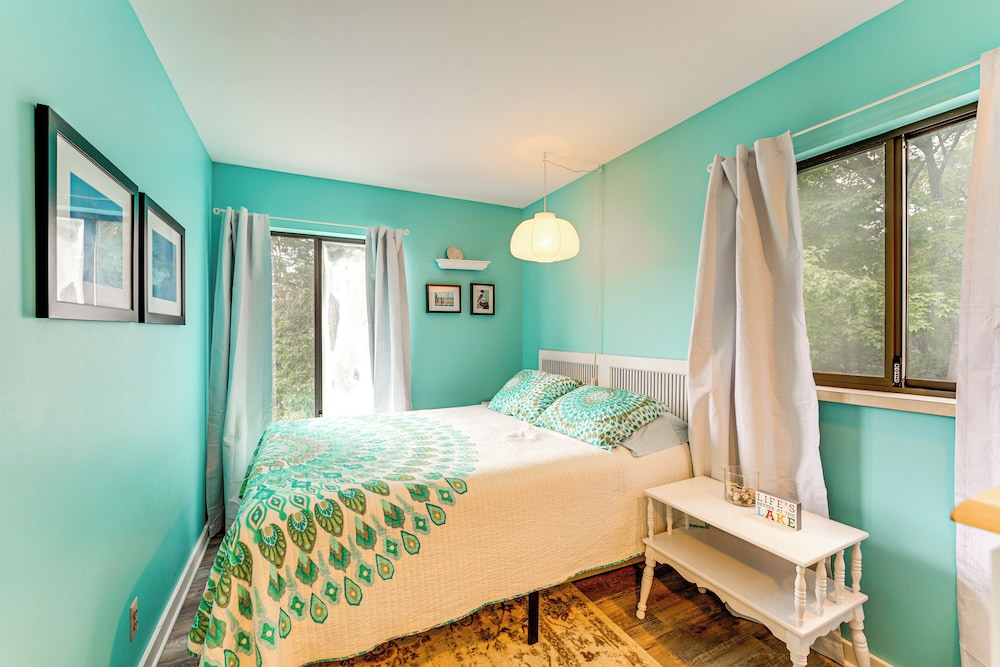 Walk to Semi-private Beach: Lake Michigan Getaway