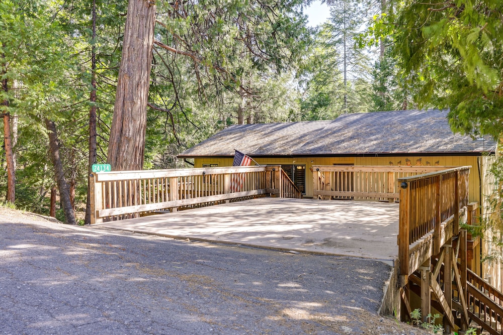 Cozy Mi-wuk Village Cabin w/ Deck! view 4