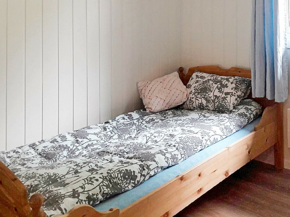 7 Person Holiday Home in Lensvik view 3