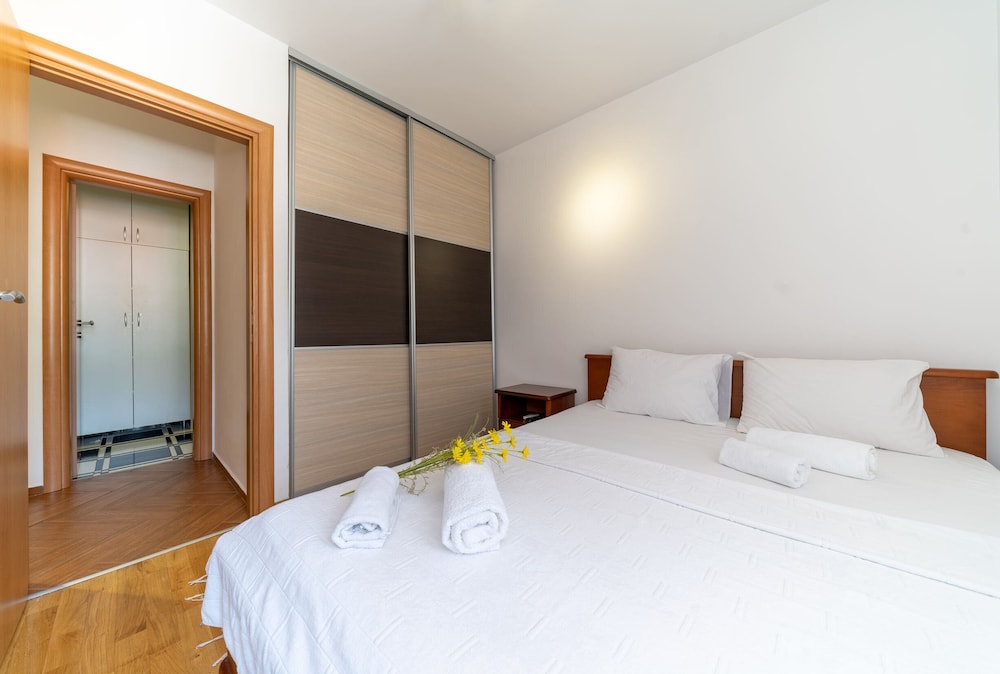 SMS Apartments