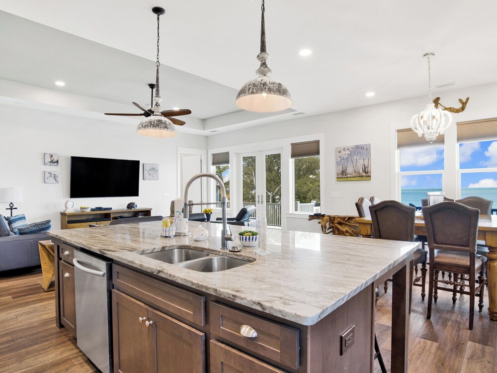 Bay Dream Believer by Southern Vacation Rentals