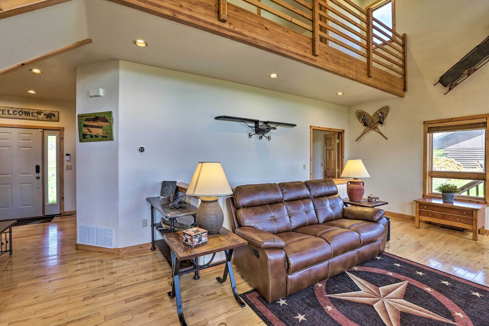 Sauna & Pool Table: Family Home on Lake Chicagon view 5