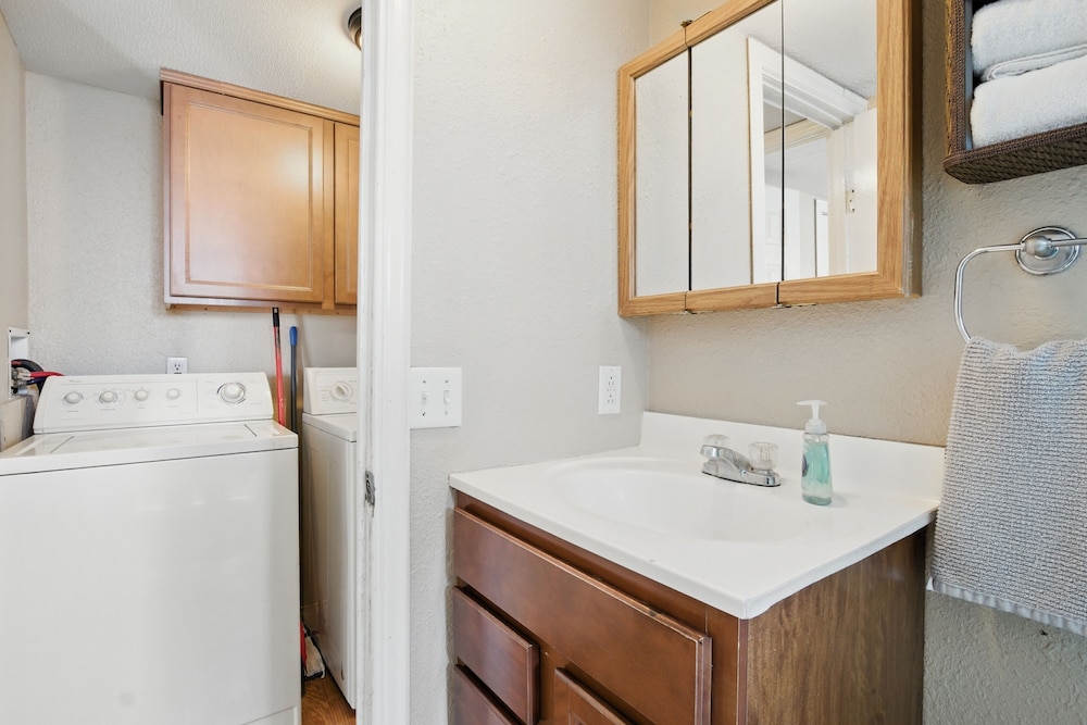 Desert Haven Cozy 2-Bedroom Mobile Home Near NMSU 2 Home