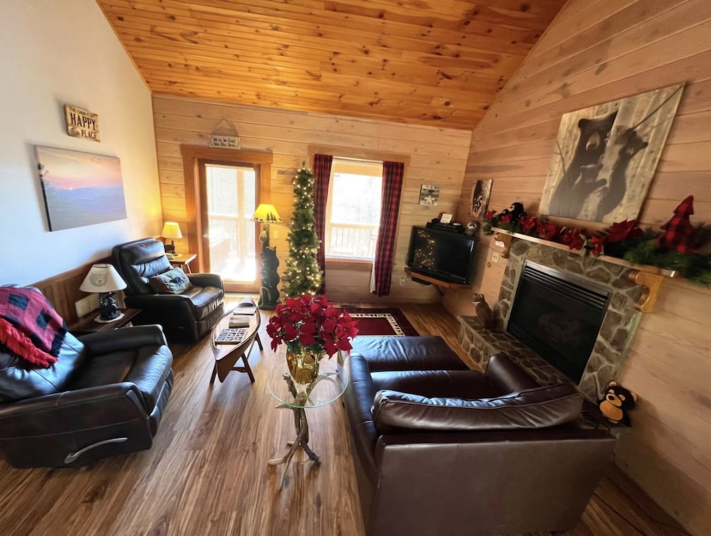 Falcon Crest 1 Bedroom Cabin