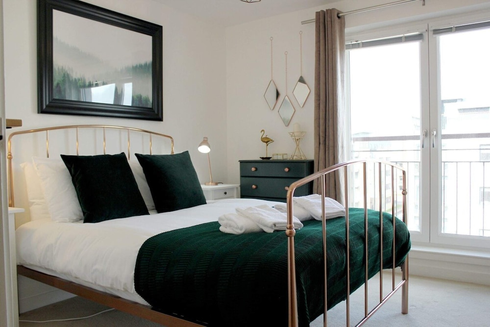 2 Bedroom Apartment With Parking