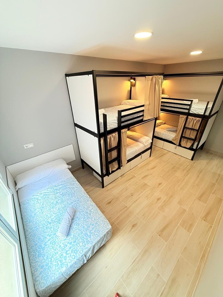 Hostel Vam Torrejon