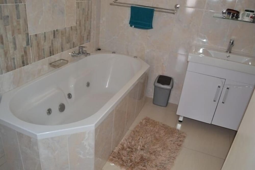 Ebuhleni Guest Lodge