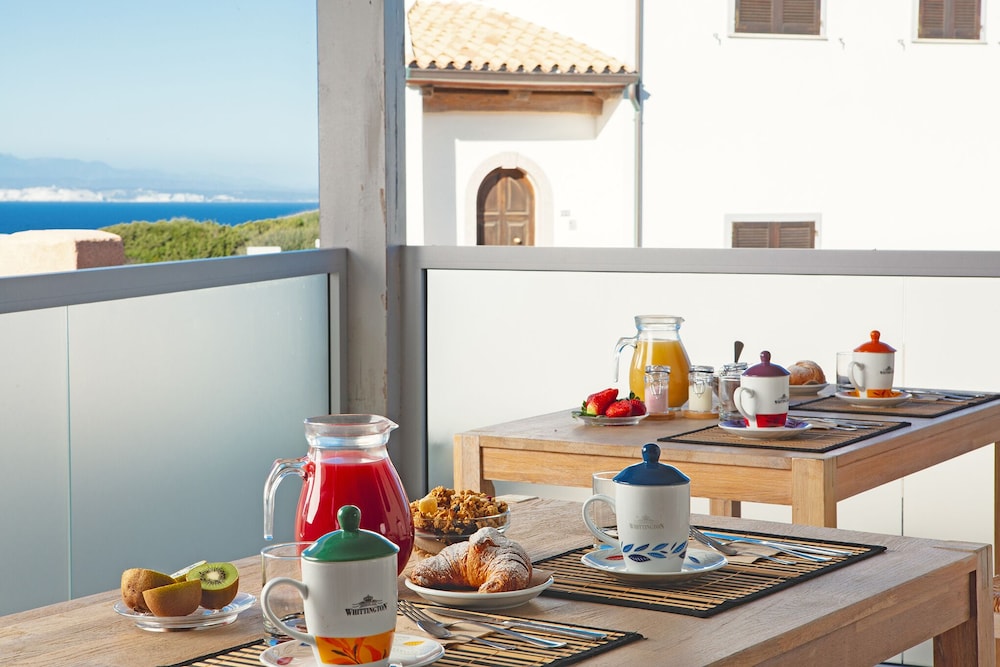 Capotesta Luxury Rooms view 2