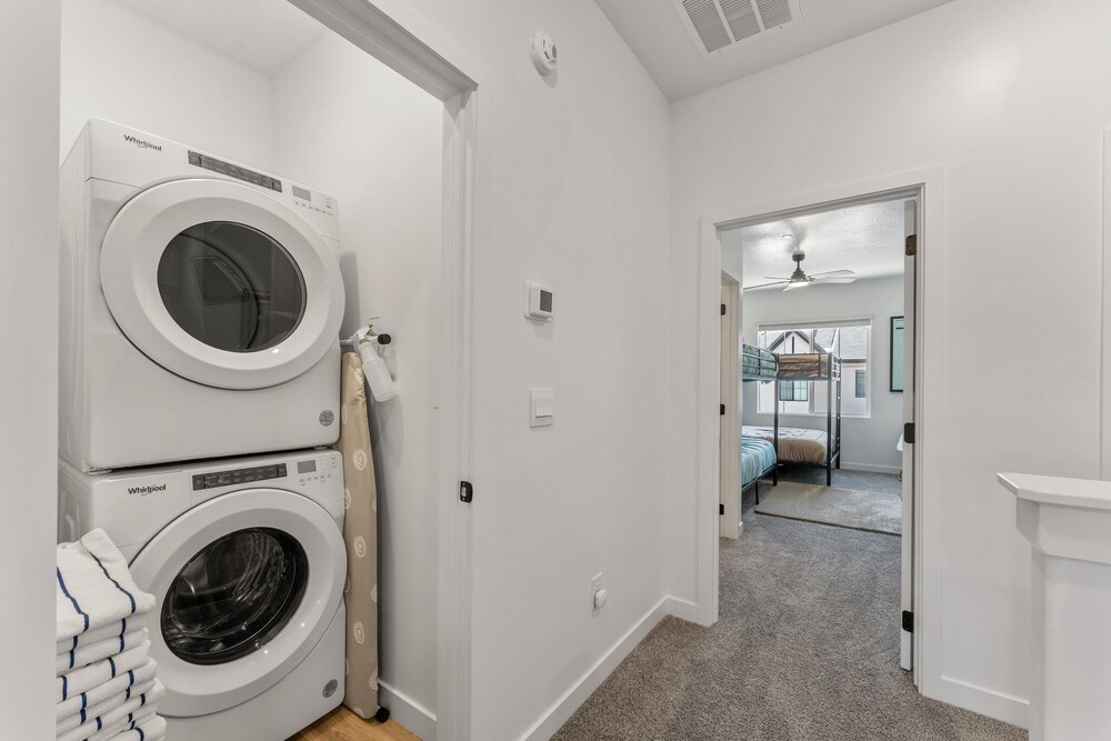 Popular Poolside Retreat 4 Bedroom Townhouse