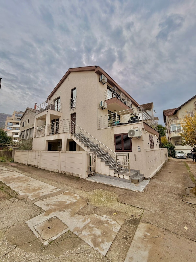 Adriatic Central 2BDR Apartment