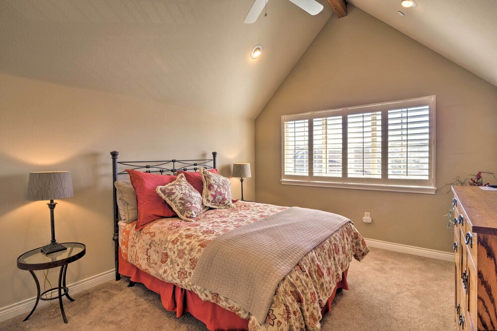 Fantastic Frisco Retreat: Walk: 1 Mi to Main St! view 5