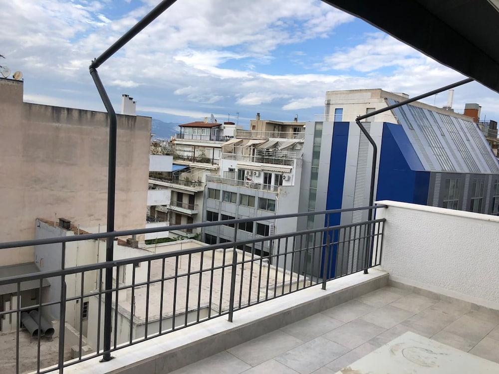 Luxurious Apartment With big Balcony Best Location